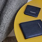 Piquadro Modus: the summer of the small leather goods is blue
