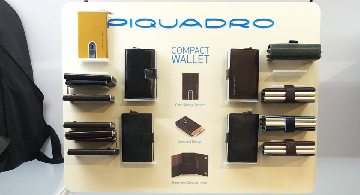 Piquadro compact wallet